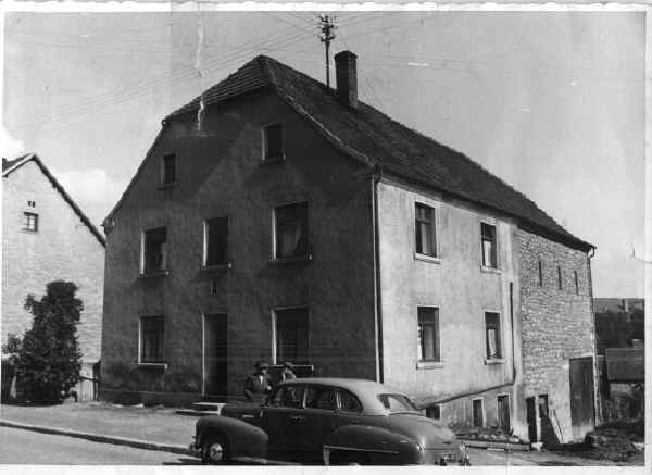 hofhaus.jpg (56977 Byte)